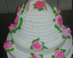 Doll cake in cream finish